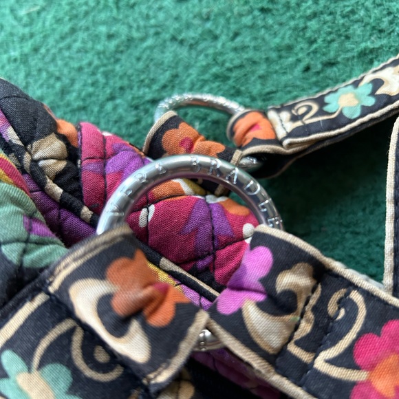 Vera Bradley 2011 double handled handbag with zipper that zips left or right. - Picture 6 of 13